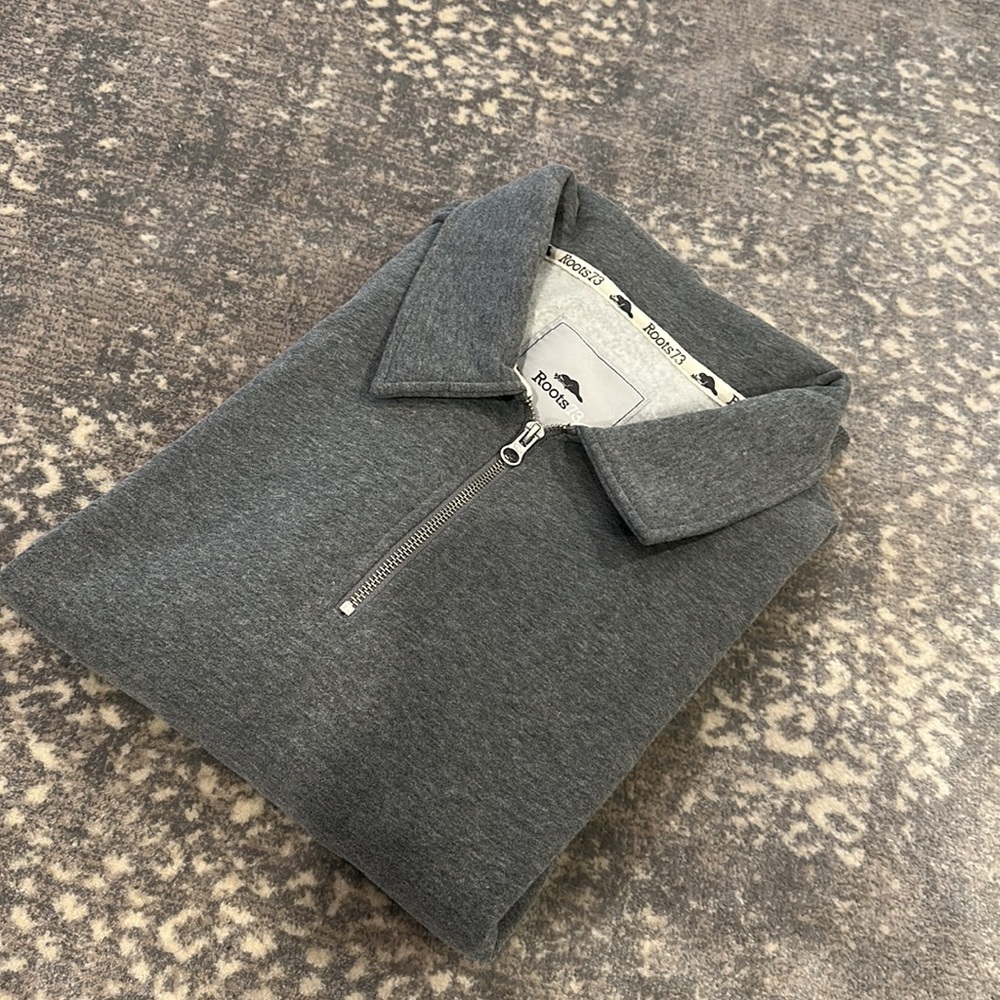 ROOTS MENS 3/4 ZIP SWEATSHIRT SIZE L NWOT